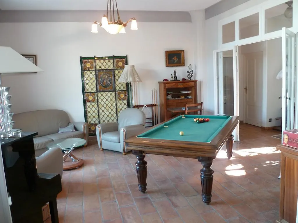 Chateau De L'Aroumias Bed and Breakfast Marsiglia Bed & Breakfast