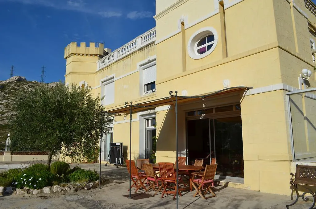 Chateau De L'Aroumias Bed & Breakfast Marseille