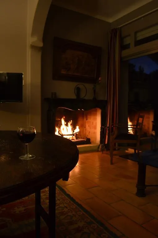 Chateau De L'Aroumias Bed & Breakfast Marseille