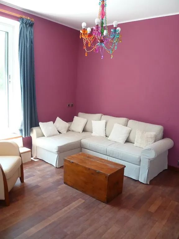 Chateau De L'Aroumias Bed & Breakfast Marseille