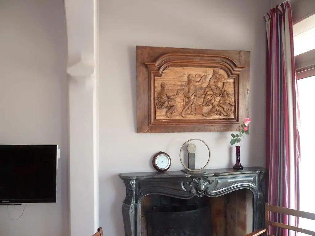 Chateau De L'Aroumias Bed & Breakfast Marseille