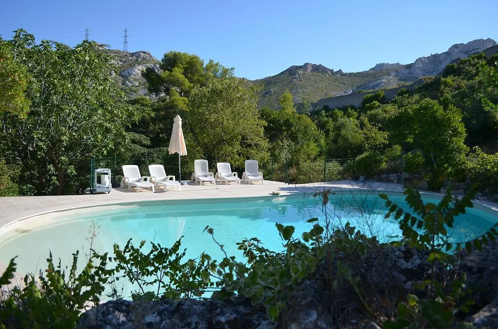 Chateau De L'Aroumias Bed & Breakfast Marseille 0*,  France