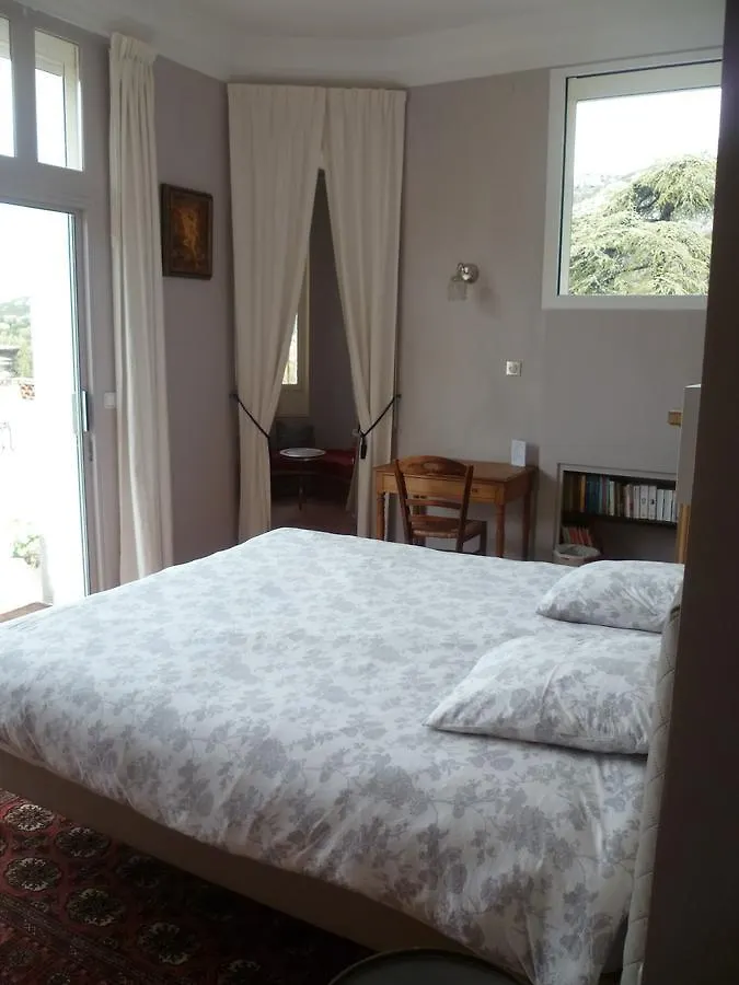 Chateau De L'Aroumias Bed & Breakfast Marseille France